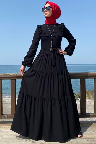 فستان طويل أسود