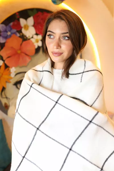 Checkered Scarf Shoulder Shawl  cm  Ecru