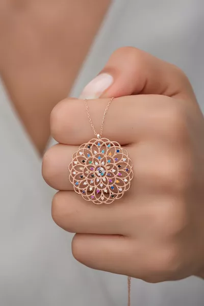  Ayar Gümüş Renkli Taşlı Yaşam Çiçeği Kolye