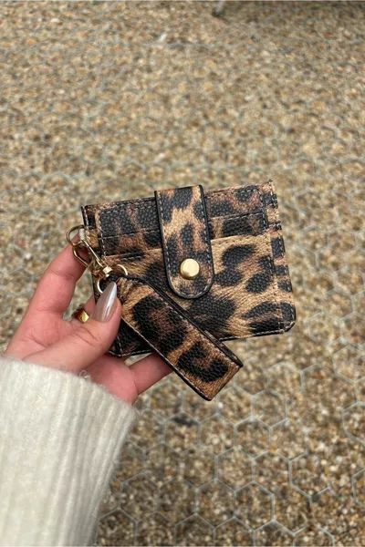 Velina Keychain and Card Holder Detailed Minimal Wallet