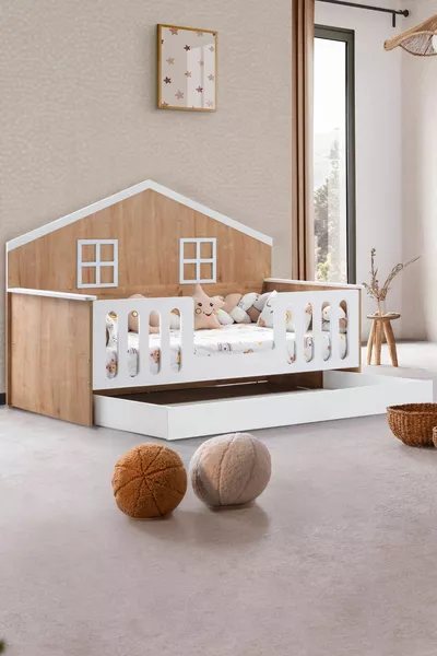 طقم غرفة الأطفال بيلو، سرير بيلو مع درج، خزانة برلين بثلاثة أبواب، كومود - جوز