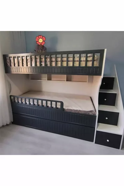 Детско легло на три нива с модел бял антрацит и резба