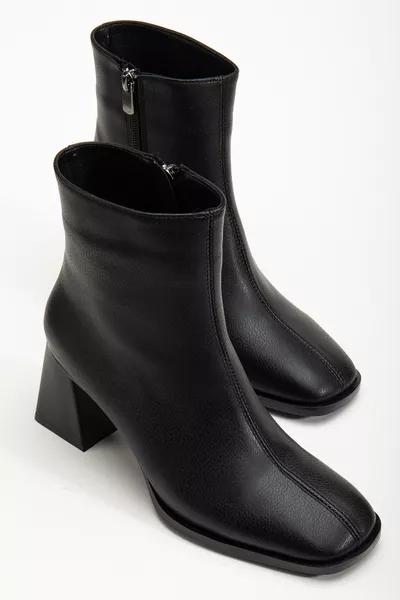 حذاء كعب عالي أسود للنساء بأصبع مربع