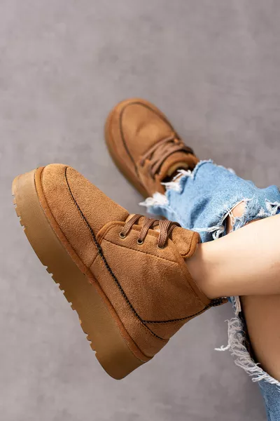 حذاء نسائي متوسط الكعب ميني بنعل سميك من الجلد السويدي مع فرو داخلي ورباط نصفي