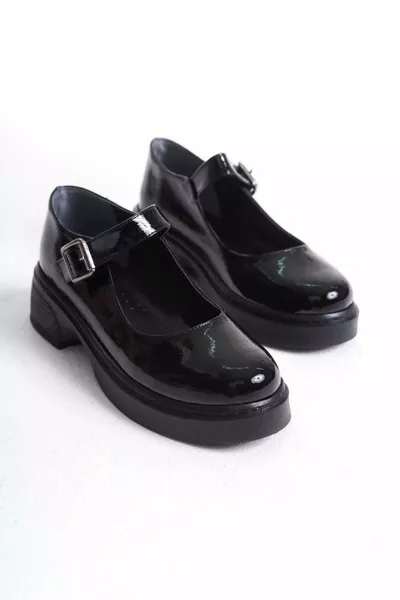 حذاء لوفر يومي مريح للنساء مزيّن بحزام كاحل وغطاء بكرة ماري جين