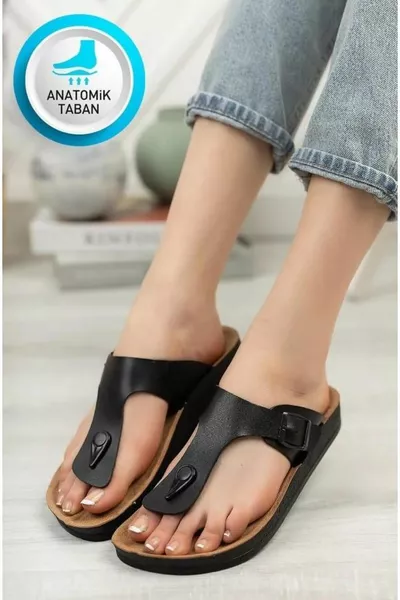 صندل يومي مضاد للانزلاق نسائي أسود اللون بتصميم بين الأصابع وقاعدة أرثوبيدية تشريحية