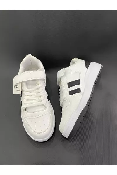 حذاء رياضي أبيض وأسود من Frm Lw