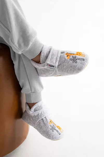 EMBROIDERED CLOSED-CUP COMFORT SLIPPERS FLEXIBLE ERGONOMIC SOFT SOLE SPECIAL DESIGN ORGANIC COMFORTABLE