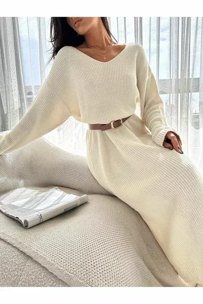 فستان صوفي مزين بشريط