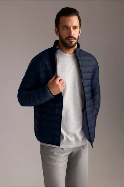 Стеганая спортивная куртка