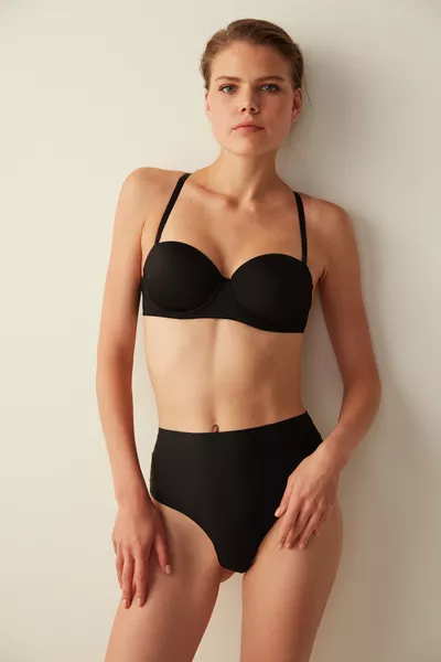 حمالة صدر سوداء بدعامات مع صدرية متعددة الاستخدامات بأربع طرق مختلفة