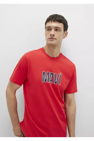 Красная футболка с логотипом, обычный крой / стандартная посадка 