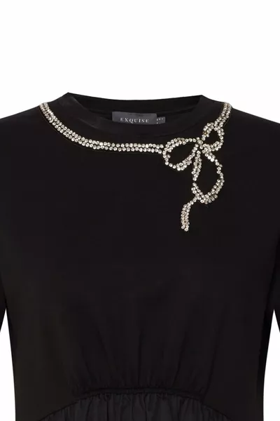 Robe longue à col brodé