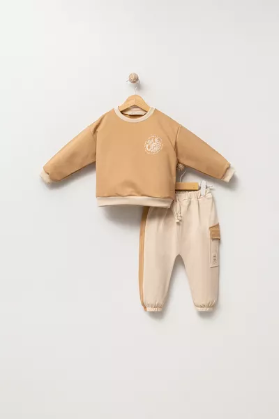 طقم رياضي مطبوع للرضع الذكور 