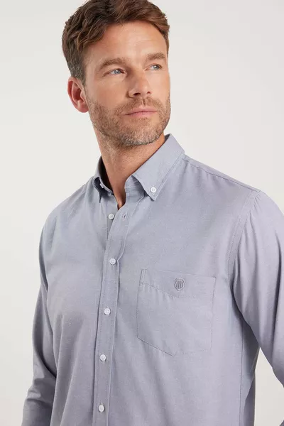 Erkek Regular Fit Klasik Kesim Oxford Doku Yaka Düğmeli Cepli Nakışlı Gömlek