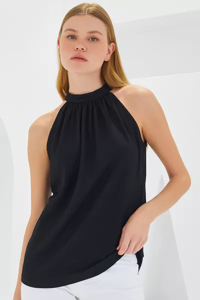  Блуза с плетена халтер яка - Черна