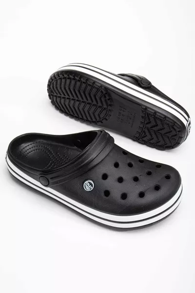 صندل صيفي موديل Cross للأطباء والممرضين في المستشفى