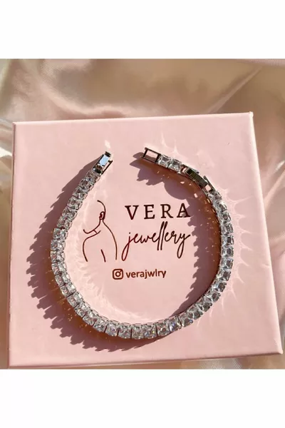 Стальной браслет с квадратными камнями в дорожке из стали