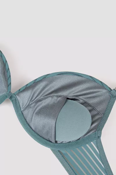 حمالة صدر رمادية بدعم ودفع للأعلى من ووبرا إسينشالز