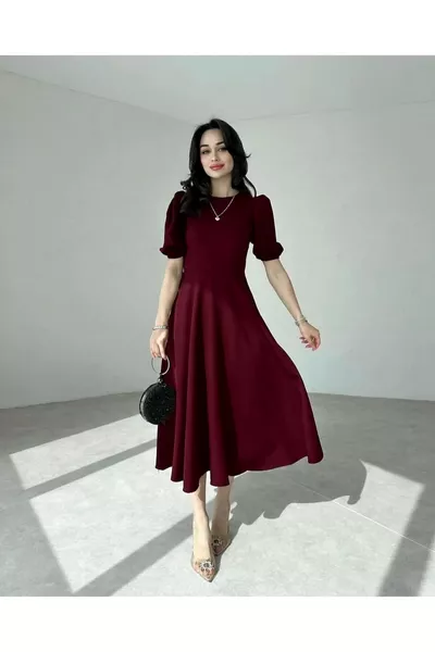 فستان متوسط الطول بأكمام طويلة بلون البوردو مع نقشة البطيخ