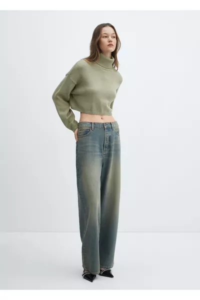 كنزة صوف برقبة عالية