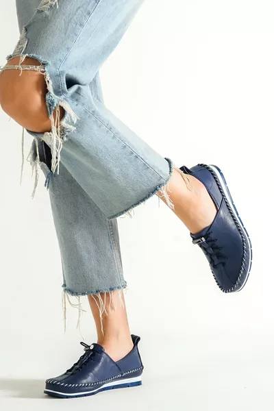 Дамски обувки Бале с естествена кожа в тъмносиньо 