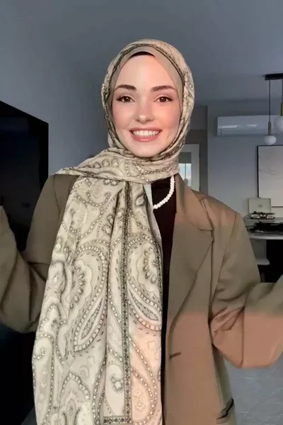 Kübra Koç Исторический викторианский узор шаль - масляно-зеленый