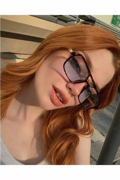 نظارات شمسية زرقاء بعدسة زرقاء للجنسين