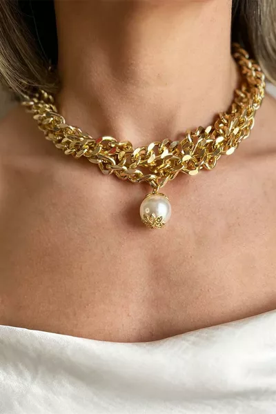 قلادة تشوكر ثلاثية بالتفاصيل الكبيرة من اللؤلؤ