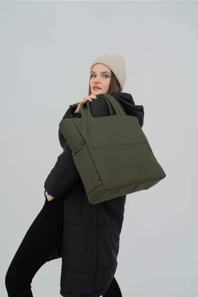 حقيبة تسوق من القماش المخملي بارتفاع ولون زيتي