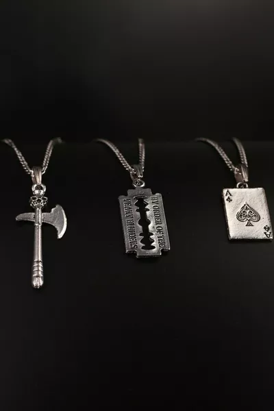 Set di Collane da Uomo con 3 pezzi: Ascia Teschio, Rasoio Peaky Blinders, Carta Asso