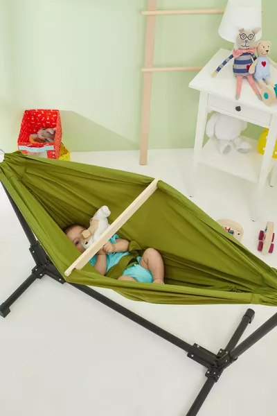 أرجوحة أطفال بمظلة وقاعدة (أخضر)