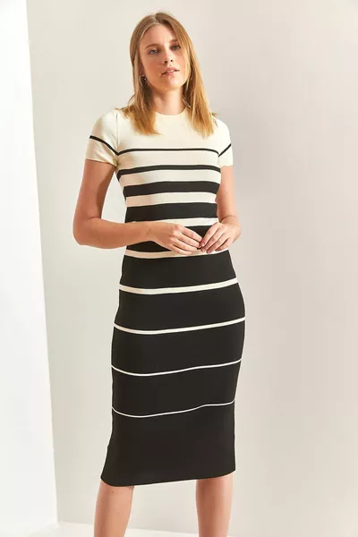Gestreepte gebreide jurk voor dames