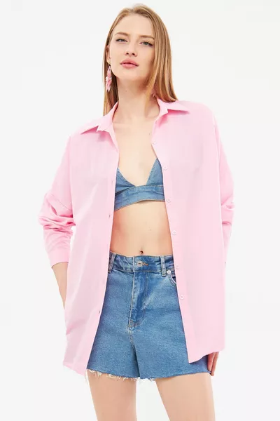 Chemise de base longue surdimensionnée rose poudré pour femmes 