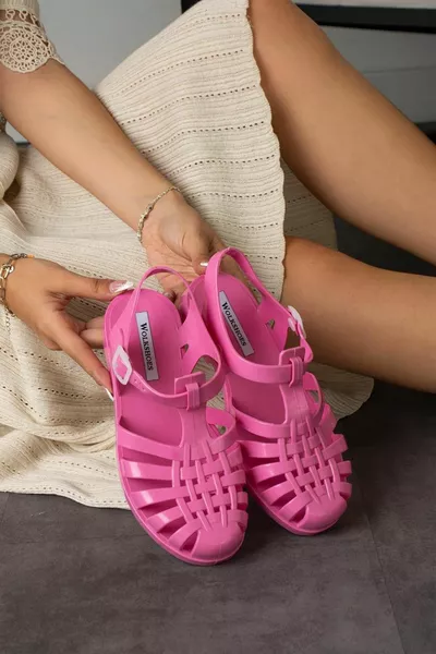 Sandales pour femme avec ceinture rose mat rubis