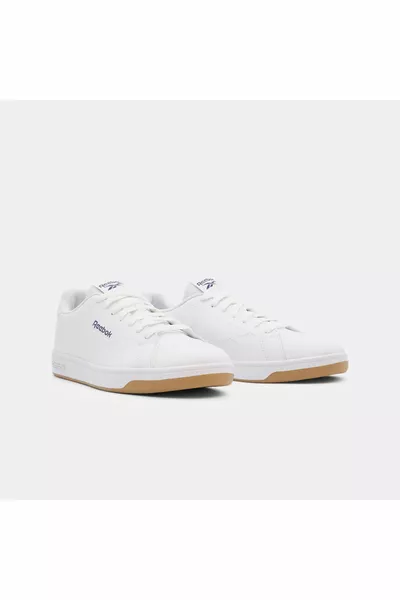 حذاء رياضي أبيض للجنسين من كورت كلين