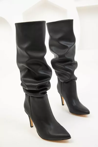 أحذية نسائية سوداء 