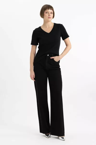 Slim Fit Basic Kurzarm-T-Shirt mit V-Ausschnitt sm