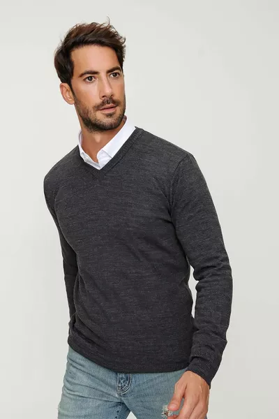 Anthrazitfarbener Herren-Strickpullover mit V-Ausschnitt 