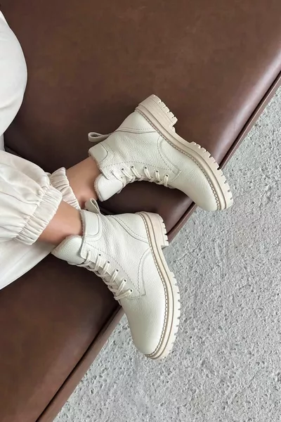 أحجار نسائية جلد طبيعي أحذية بريدية بيج