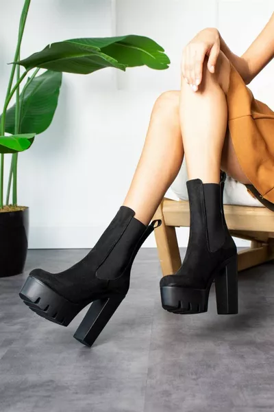 Liliana Black Heeled Suede Boots