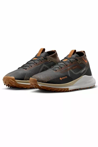 NIKE GORE-TEX React Pegasus Trail 4