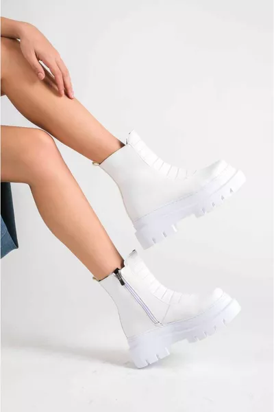 FANTASTIC Sportstiefel aus weißer Haut