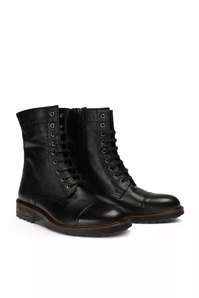 أحذية بريدية سوداء للرجال