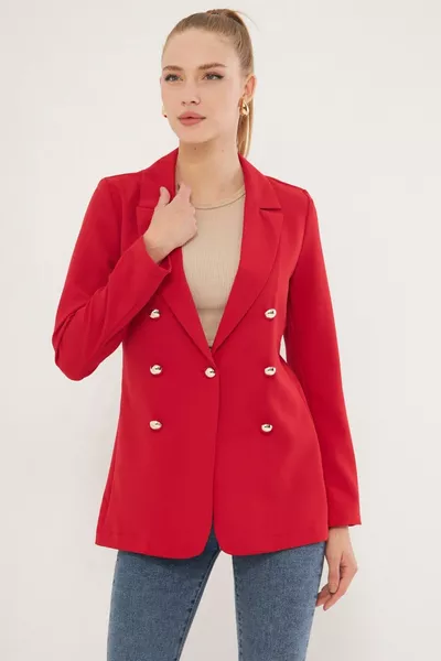 سترة نسائية بأزرار حمراء 