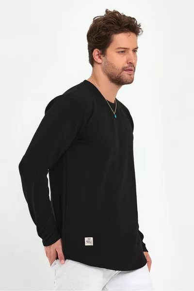 Sweat à manches longues, coupe confortable, détails jupe arrondie