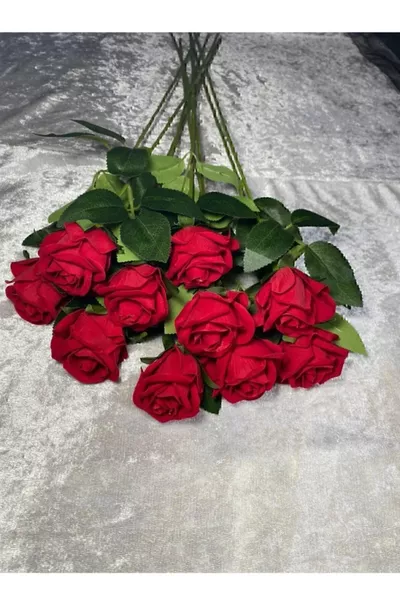 5 броя червени изкуствени цветя велурени рози 1-во качество