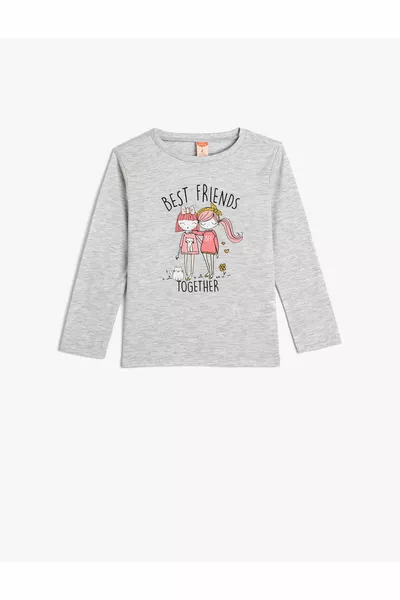 تيشيرت بأكمام طويلة وياقة دائرية بتفاصيل طبعة من القطن