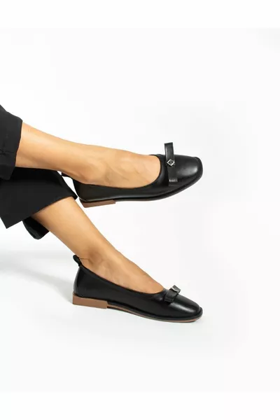 Haas جلد طبيعي نسائي أسود باليه مسطح