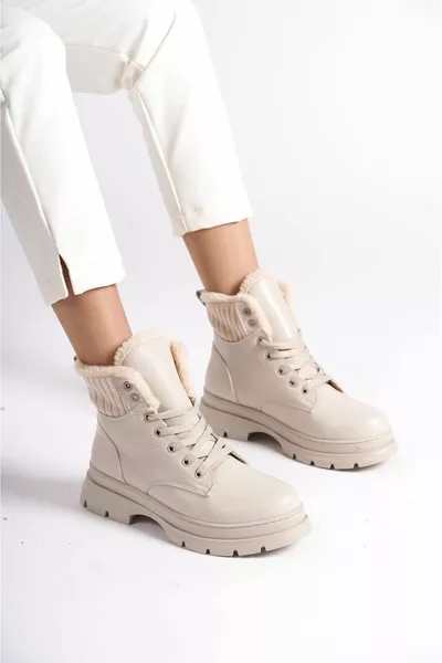 Pooli Beige Schnürstiefel